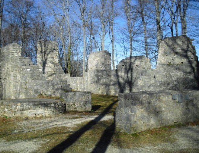 Ruine Hohenmelchingen, Burladingen, Germany